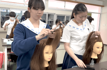 トータルビューティーコースの授業の様子