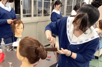 トータルビューティーコースの授業の様子