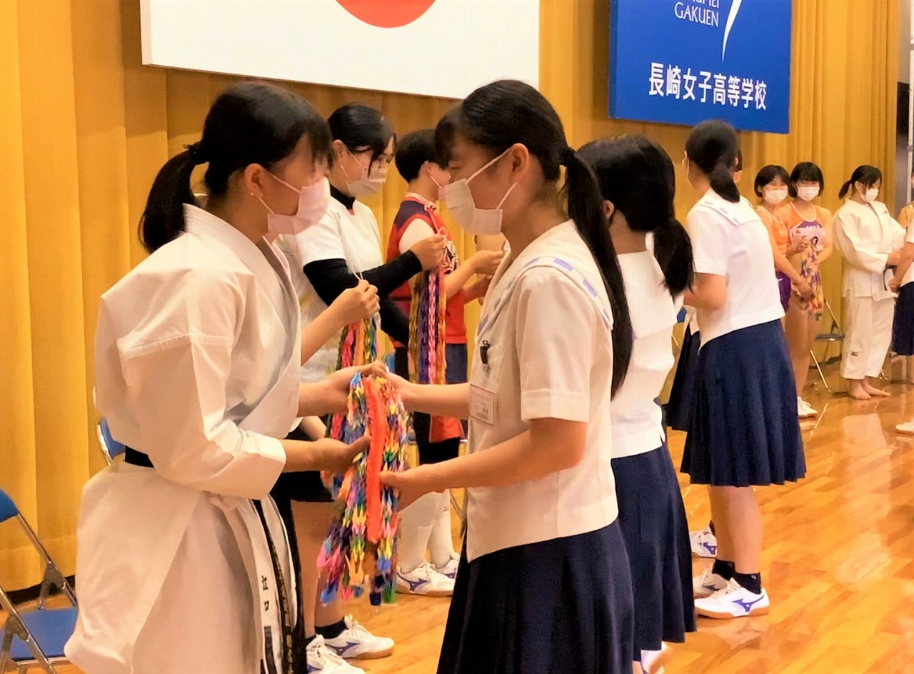 長崎鶴鳴高校の旧制服
